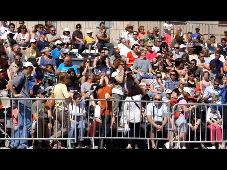 Présentation de la grande tribune