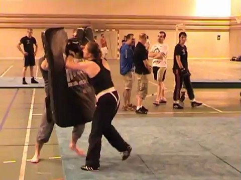 savate défense du mont-blanc : les boxeuses, gants rouges ! ! !