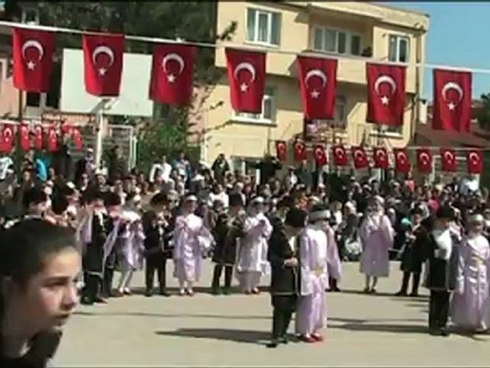 1.Bölüm - 23 Nisan  2012 Çocuk Bayramı Eğlenceleri - Nuri Erbak İOO