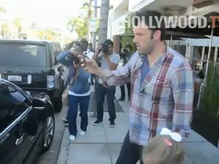 Ben Affleck plays dad in Beverly Hills! -- Hollywood.TV