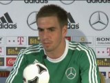 Allemagne - Lahm : “Il faut bien débuter”