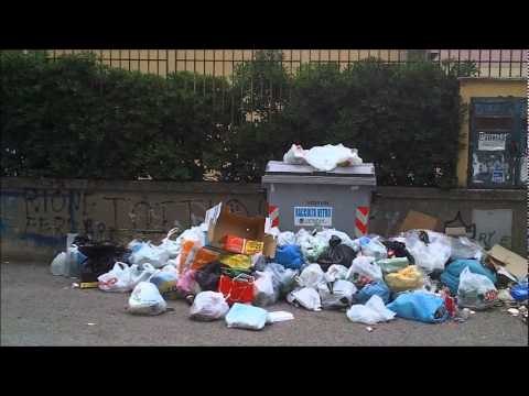 Aversa (CE) - Rifiuti, proteste dalla scuola De Curtis (29.05.12)