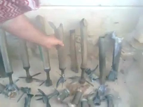 Syria فري برس حلب بابكة تقرير عن بعض شظايا الصواريخ 29 5 2012 Aleppo