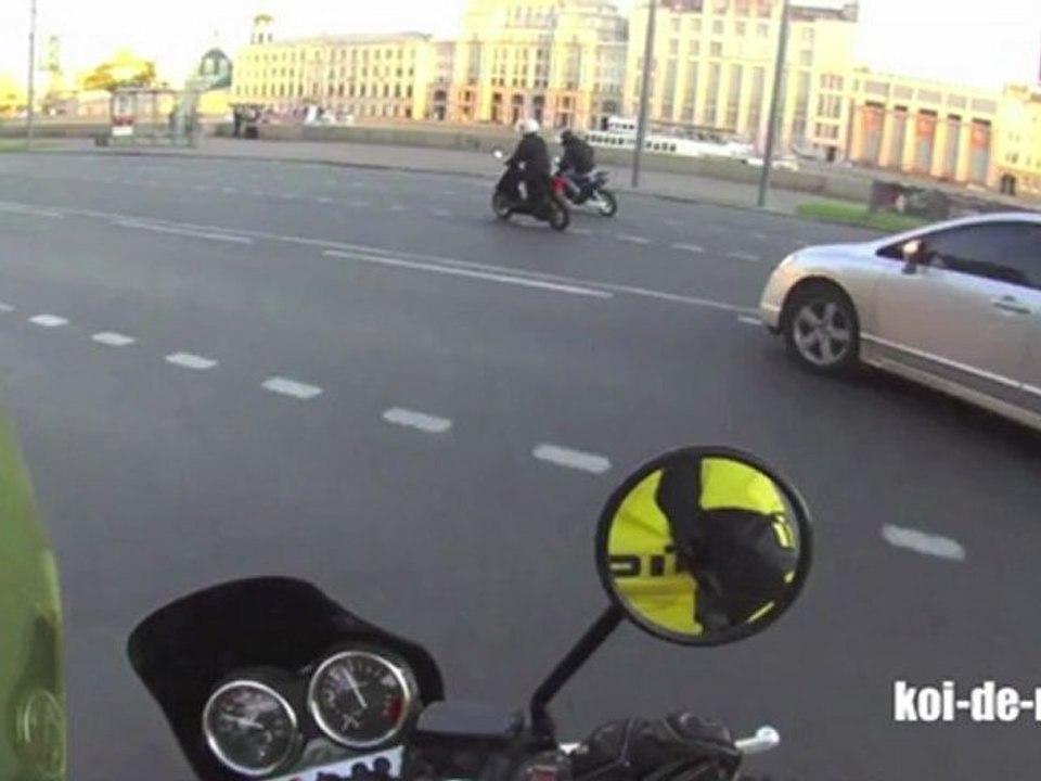 Il se plante avec sa CB400