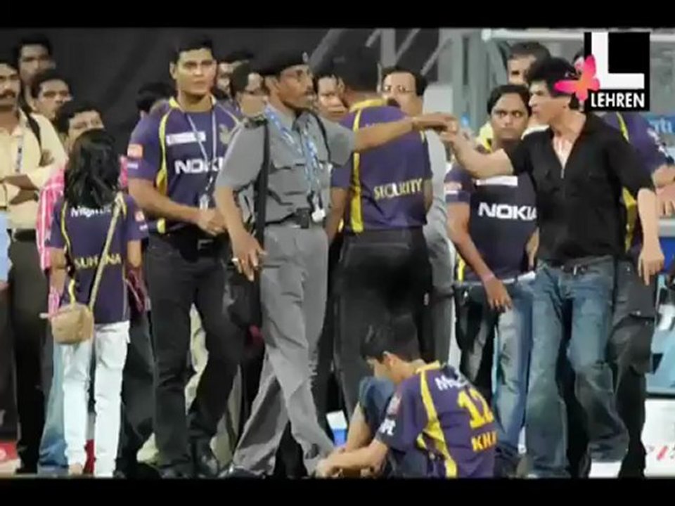 SRK Bows Down
