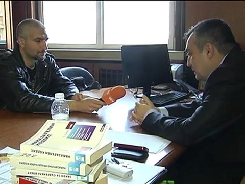 ПРОКУРАТУРАТА ТЪРСИ КЪРТИЦАТА ИЗДАЛА СЕКРЕТНА ИНФОРМАЦИЯ НА БРЕНДО