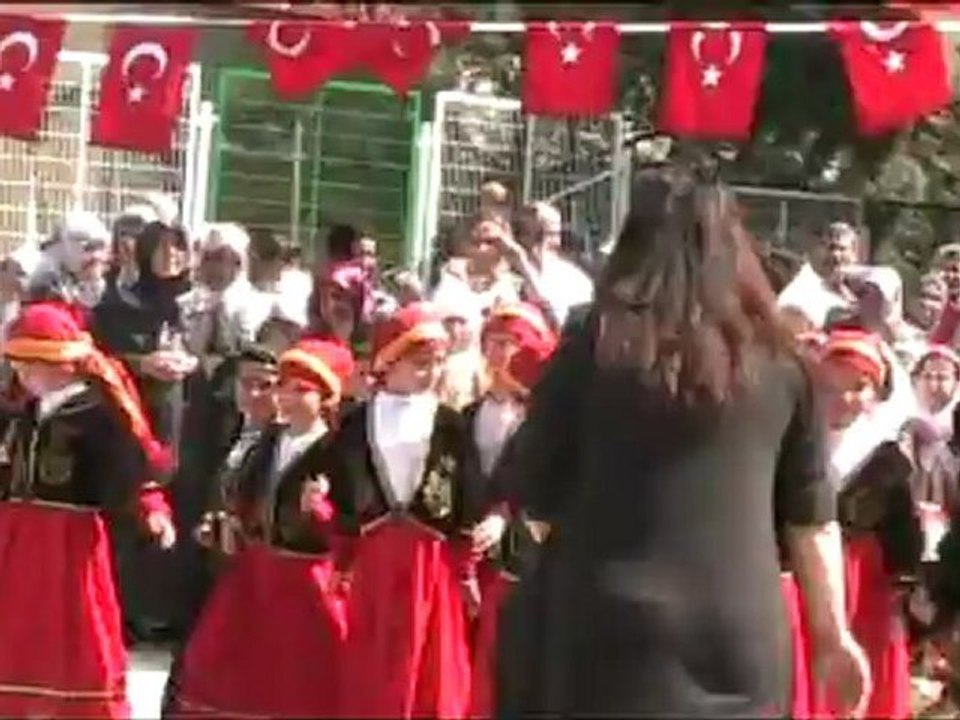 3.Bölüm - 23 Nisan  2012 Çocuk Bayramı Eğlenceleri - Nuri Erbak İOO