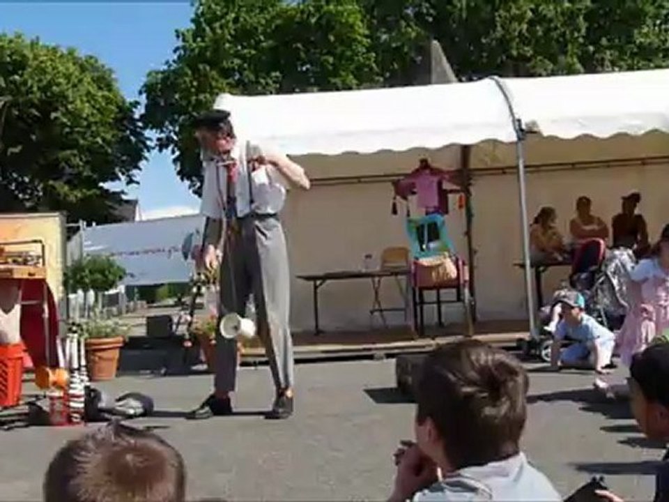 Bruno Lanteri : jonglages et clowneries à la Foire aux Cerises