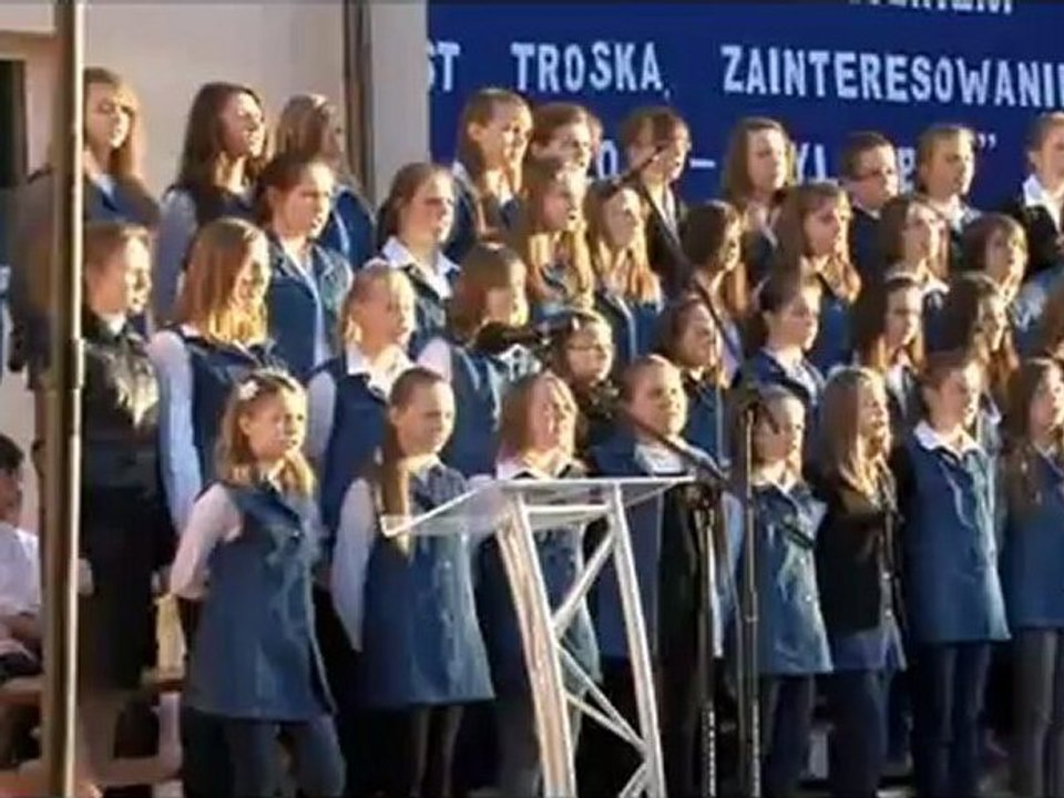 Uroczystość z okazji 92. rocznicy urodzin Jana Pawła II w ZSP Nr 1 w Ostrowi Mazowieckiej 2012