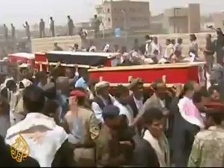 Yemeni troops continue offensive in south