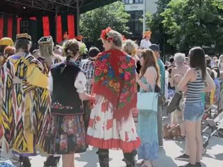 Verschillende culturen ontmoeten elkaar op 'Plein Public'