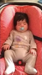 luna durmiendo y su padre despertándola ROTADO