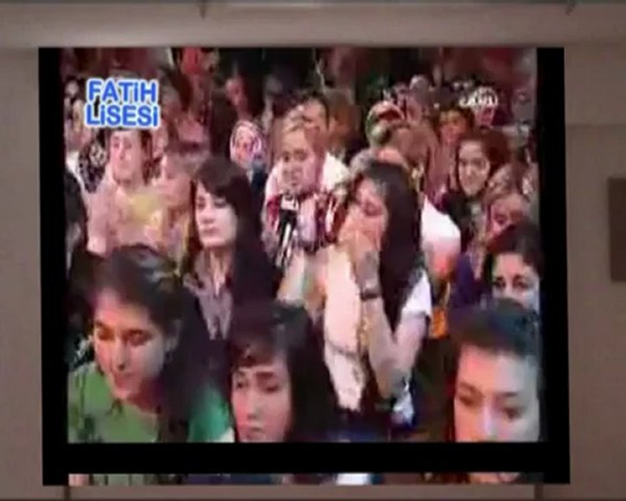 ANNELER GÜNÜ ŞİİR DİNLETİSİ