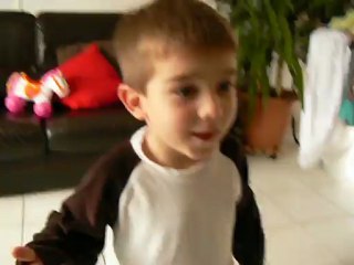 Logobitombo par Camille (4 ans) et Lola (21 mois)