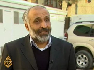 Karzai pushes for Taliban peace talks