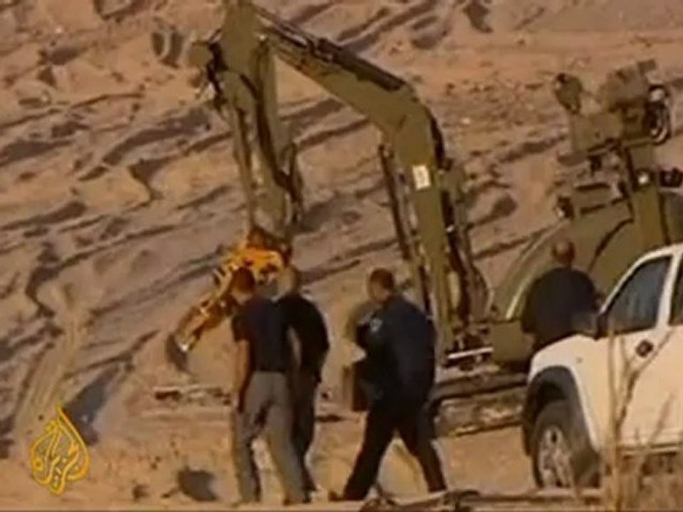 Palestinians use "floating bombs"