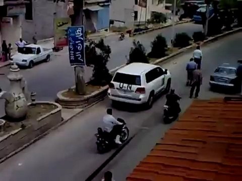 Syria فري برس إدلب سلقين اول دخول المراقبين الى سلقين 2012 05 30 Idlib