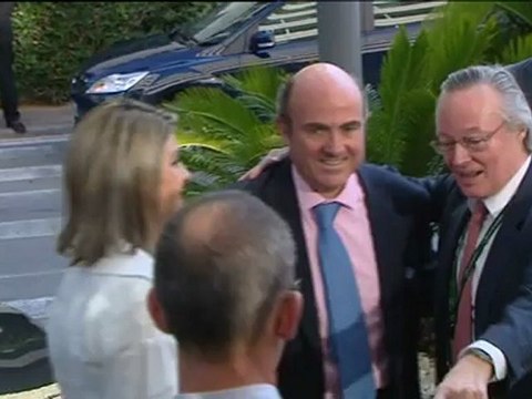 De Guindos advierte de que el euro se juega en España e Italia