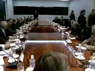 Gadafi amenaza con nacionalizar Repsol en Libia