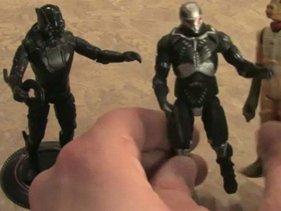 Classic Toy Room - TRON LEGACY: BLACK GUARD action figure review