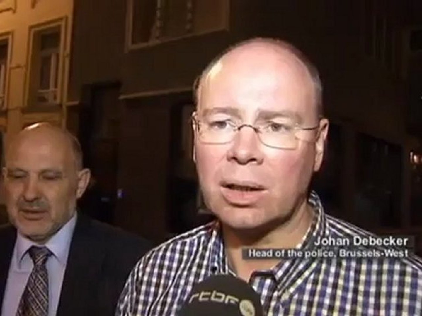 ⁣euronewsru - Лучше разбить нос, чем снять никаб [H.264 360p]