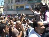 Egiziani contestano Shafiq, attesa per sentenza Mubarak