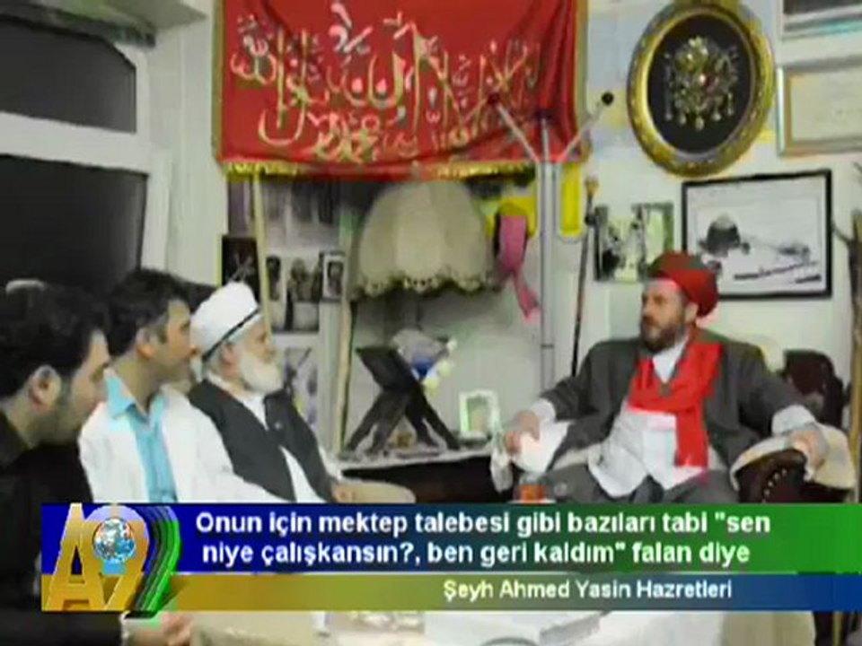 Şeyh Ahmet Yasin Hazretleri Şeyh Nazım Hazretlerinin Sn. Adnan Oktar'a oğlum diye hitap etmesinin büyük hikmetleri vardır diyor
