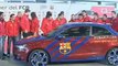Los jugadores del Barcelona recogen sus nuevos Audi