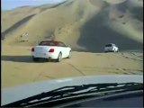 Un Bentley Continental GTC por el desierto
