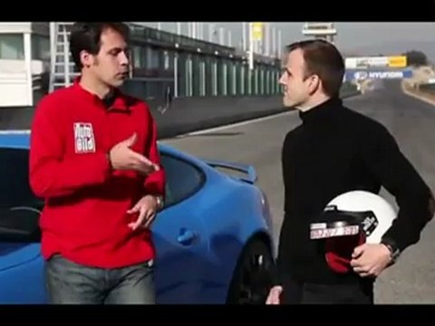 Jaguar XKR-S en circuito