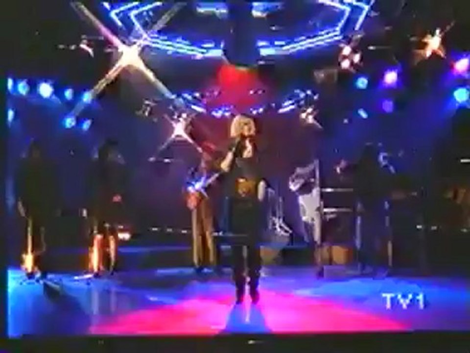 Sezen AKSU   " SENİ   İSTİYORUM"