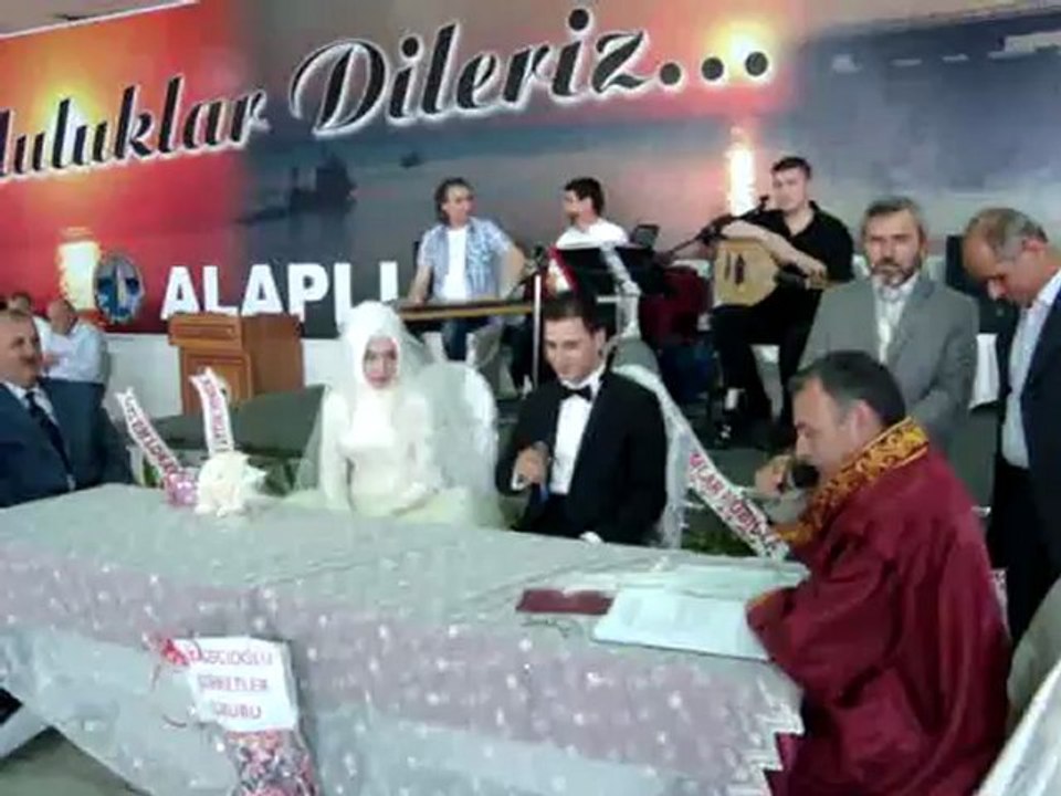 ELİF SARIOĞLU'NUN NİKAHI