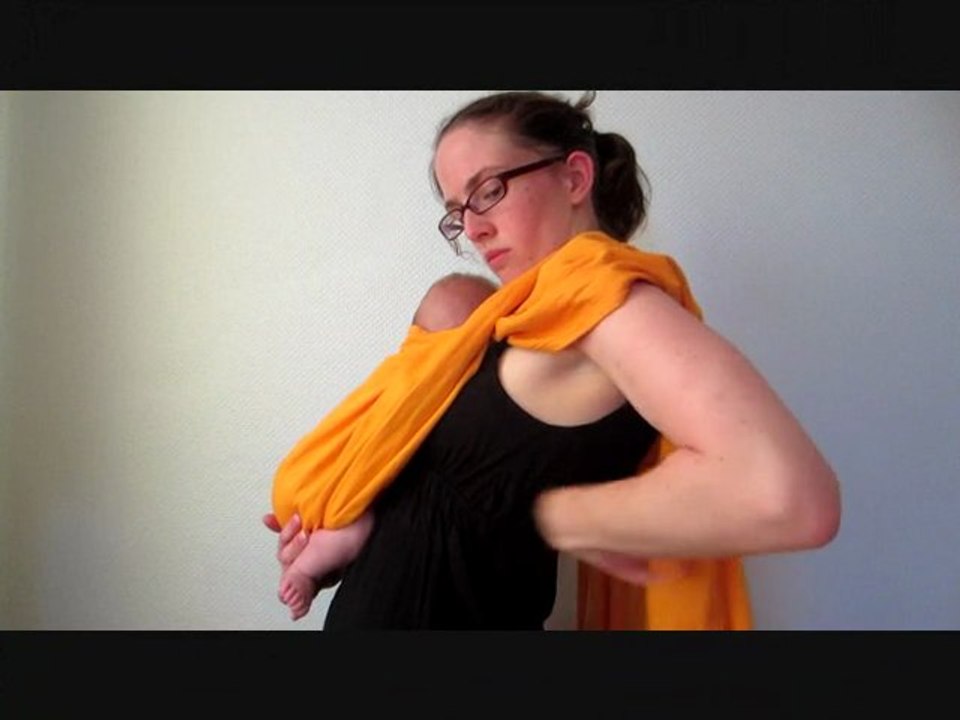 Kangourou ventre avec un petit bébé