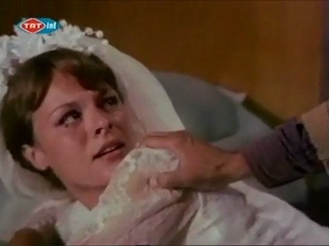 Hülya Koçyiğit (Boş Çerçeve)