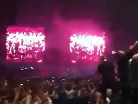 Jay-Z & Kanye West - Niggas in Paris @ Paris