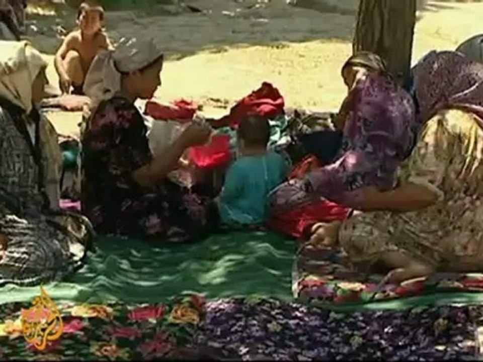 Uzbeks slowly return home