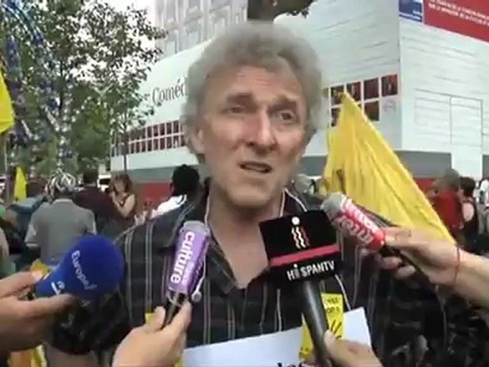 Los sin techo toman las calles de París(310512)