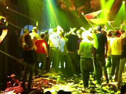 RedPlanet.gr: O Γιώργος Πρίντεζης τραγουδάει θα ζήσω ελεύθερο πουλί!