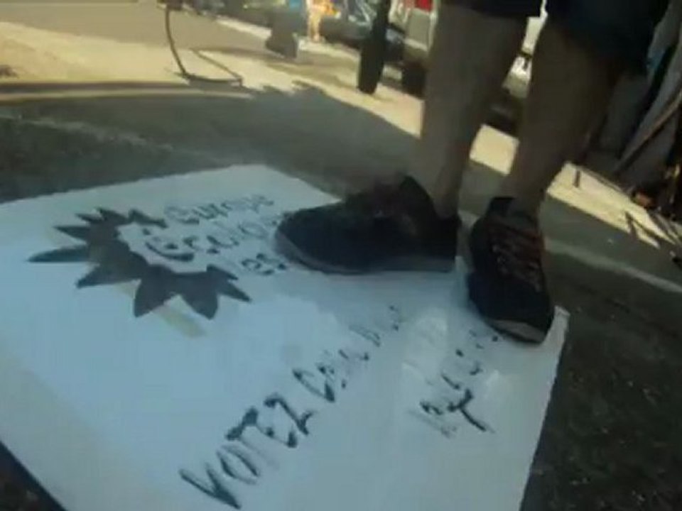 Pour les législatives 2012-Dites le avec un graff