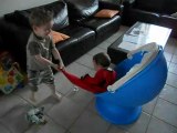 Jeux entre freres, ca promet.....