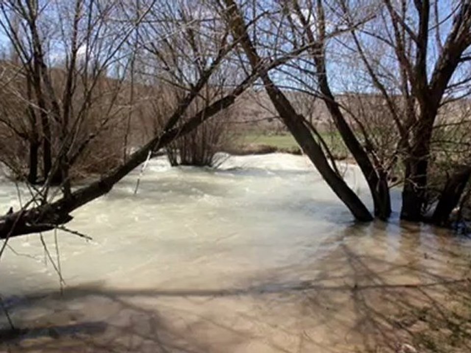 Ayrancı barajı 24  yıl sonra tamamen dolarak taştı TAM EKRAN İZLE paylaş
