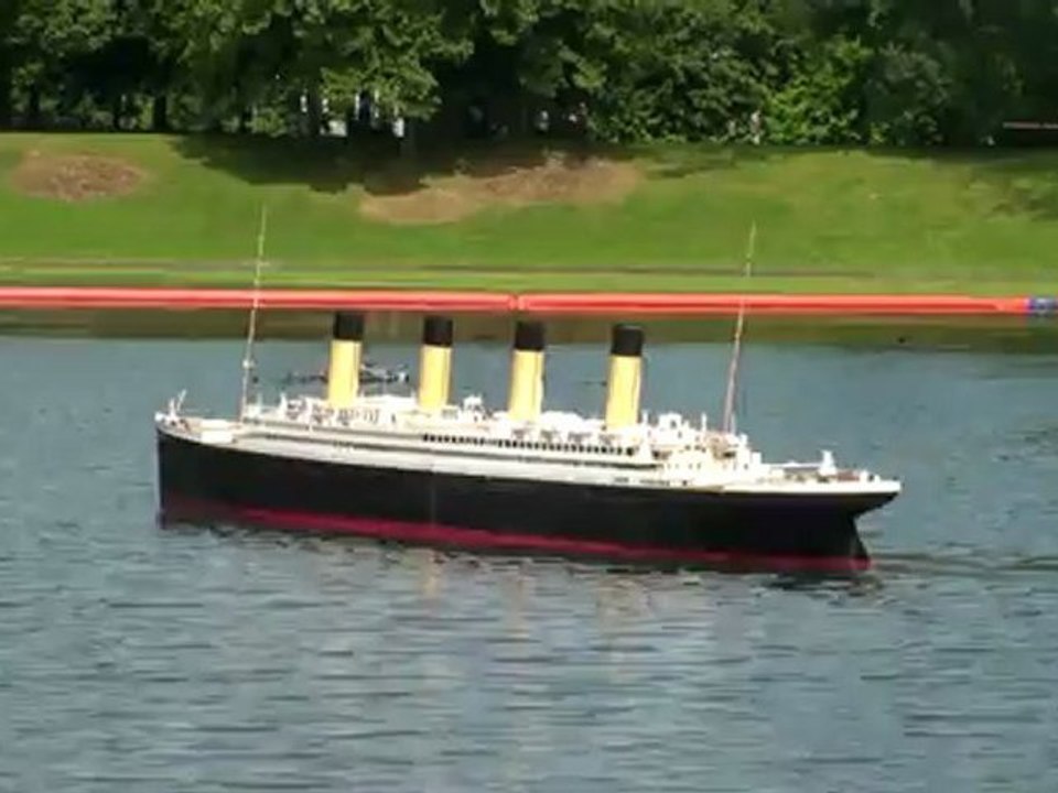 TITANIC RC Géant le Départ Full HD LFTA 2012 Bassin en fête Massy