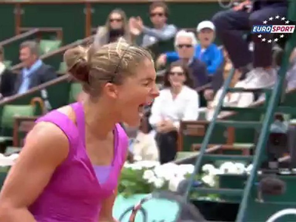 Errani Svetlana'yı da devirdi