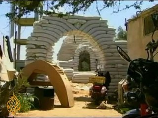 Sand houses defy Gaza shortages