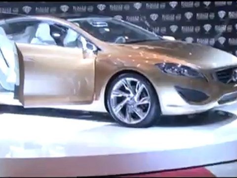 Презентация VOLVO S60 CONCEPT на Неделе Моды в Москве
