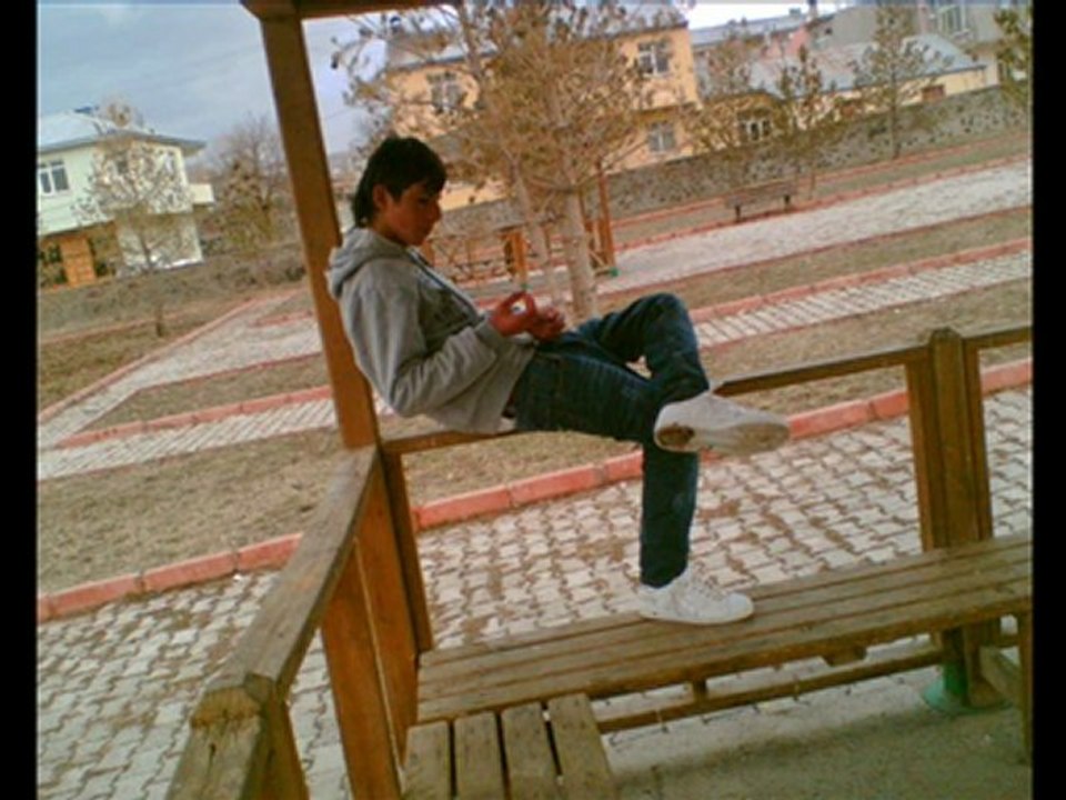 qaMsIz BeLa - -2012- DöNMezMiSiN