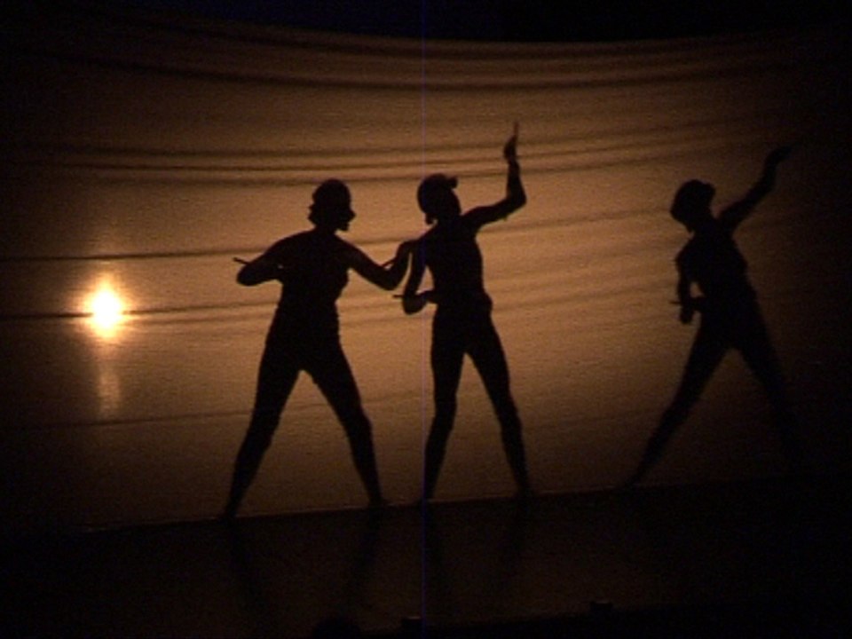 TULLE SPECTACLE DE DANSE AU THEATRE DES 7 COLLINES