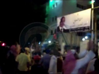 مظاهرات حاشدة بمطروح وتمزيق لافتات شفيق