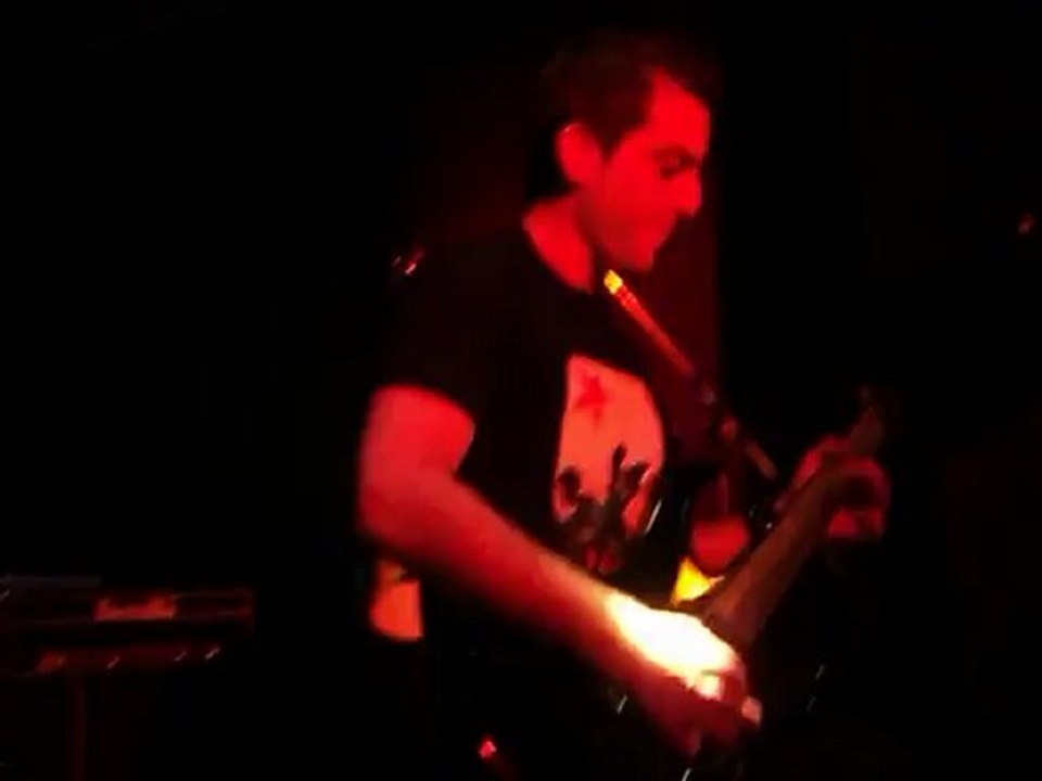 LOS CINIKOS - "LA DANZA DE LA TORTURA" -