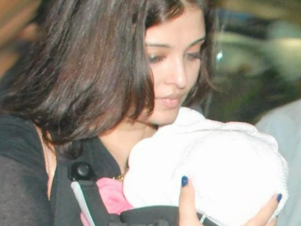 Aishwarya Rai Bachchan And Aaradhya Bachchan Return From Cannes! - Bollywood News
